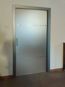 porte vetro satinato decorato cassa ral alluminio pordenone treviso udine padova (1) 